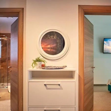 Ecstasea Alezzi N Pools Beach Apartment Mamaia