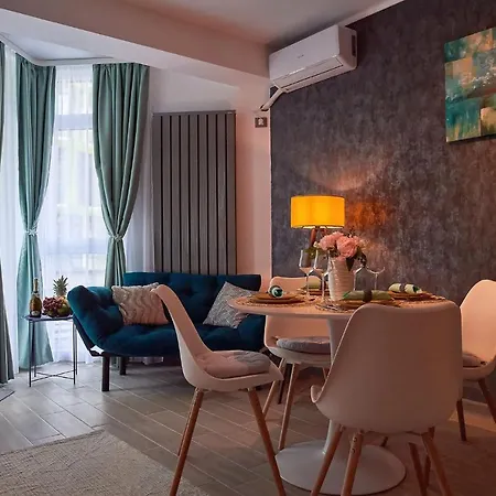 Ecstasea Alezzi N Pools Beach Apartament *